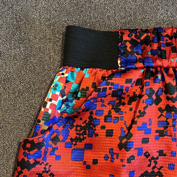 Lush Skirt - Picture 2 of 7